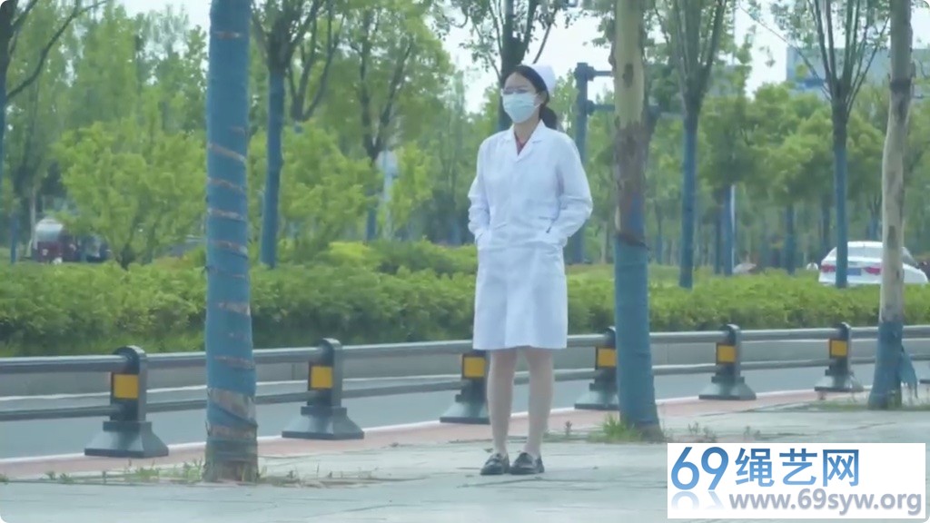 Raymond 人前的伪装拘束和折磨：小少妇护士服下的秘密 贞操带/68分钟