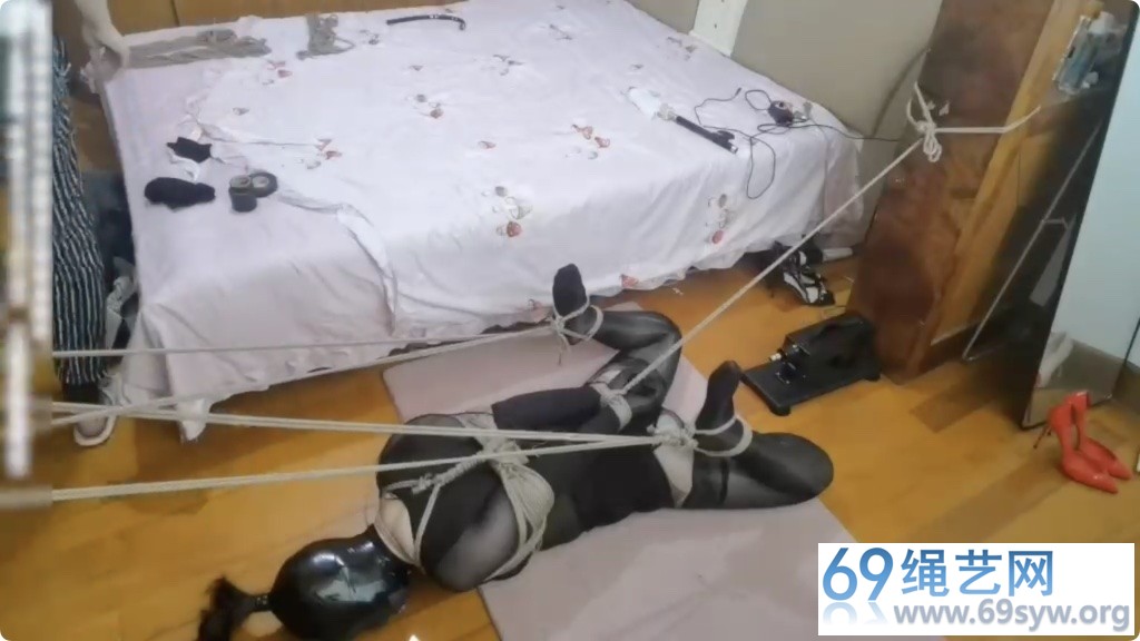 我的媳妇 高叉体操服黑丝 全包强制固定动弹不得/49分钟