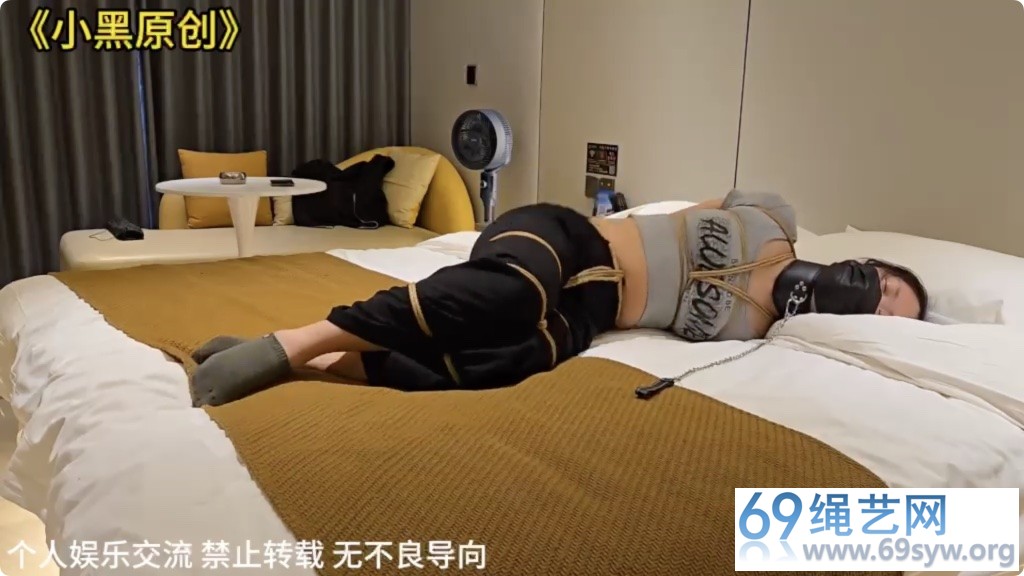 小黑 真实惩罚大三女大学生，还是chu女很清纯/45分钟