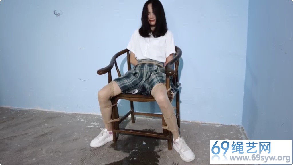 樱束 绑架案 漂亮女学生被歹徒盯上绑架胶带堵嘴挣扎失禁/32分钟