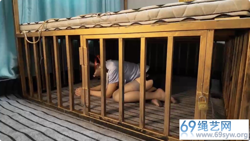 李大侠 佳佳灰丝吊带户外 上/37分钟